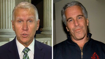 Tillis defends Acosta from calls to resign amid Epstein scandal: 'Has been a great secretary'