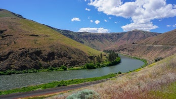 Washington man drowns in river while trying to evade police, authorities say