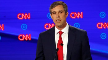 Beto O'Rourke invites high school football players who kneeled for anthem to Dem debate