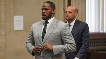 R. Kelly’s federal trial in child pornography case in Chicago set for April