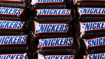 Snickers wants to change date of Halloween, pledges to give away 1 million candy bars if that happens