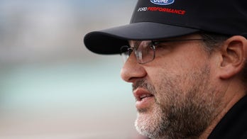 Tony Stewart caught on camera punching heckler