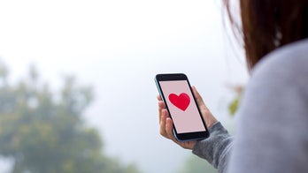 'Paper clipping' is reportedly the newest annoying breakup trend