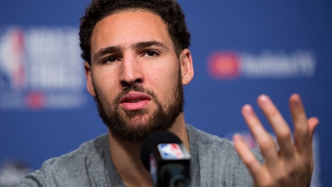 Warriors' Klay Thompson suffers leg injury, initial reports say it's 'not good'