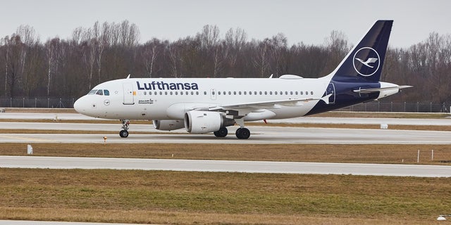 A man in Serbia claiming to be calling a counterfeit bomb threat to keep a flight attendant he was wounded in the country.
