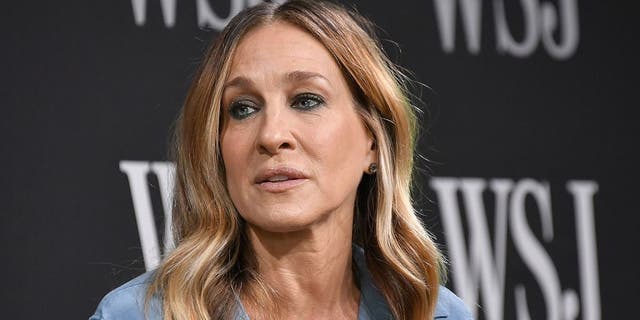 Sarah Jessica Parker insisted there's no catfight involving her and Kim Cattrall.