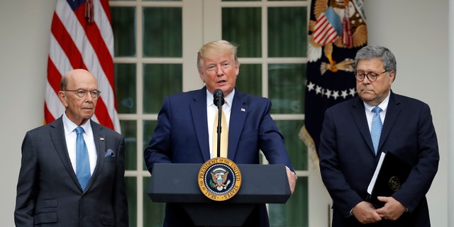 State Secretary for Trade Wilbur Ross and Attorney General William Barr met Thursday at the Rose Garden on the right. (AP photo / Carolyn Kaster)