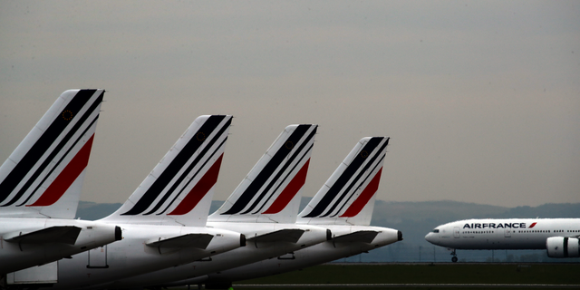 Frustrated travelers can't get their baggage out of Paris Charles de Gaulle Airport: 'Felt like I was robbed' 3 In this May 17, 2019, file photo, Air France planes are shown parked on the tarmac at Paris Charles de Gaulle Airport, in Roissy, near Paris.