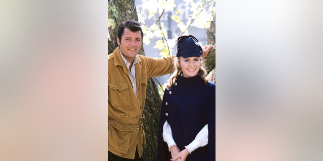 Phoebe Figalilly (Juliet Mills) played a British nanny with psychic powers who arrived at the home of Professor Harold Everett (Richard Long) to take care of the widowed professor's three children.