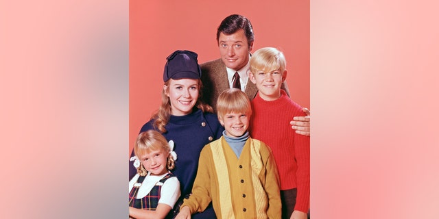 From lower left: Kim Richards (Prudence), Juliet Mills (Nanny), Richard Long (The Professor), David Doremus (Hal) and Trent Lehman (Butch).