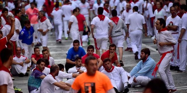 One gored, 5 hurt in fifth bull run in Pamplona
