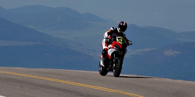 Defending champion Dunne set the fastest time in qualifying and also won in 2011, 2012 (seen here) and 2013.