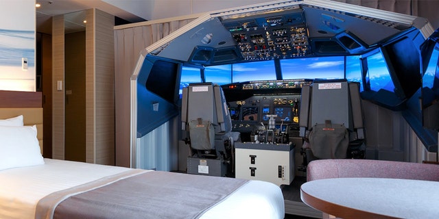 In celebration of its 15th anniversary, the Haneda Excel Hotel Tokyu has installed a Boeing 747-800 flight simulator in its newly dubbed “Superior Cockpit Room.”