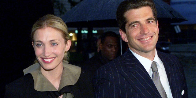 John F. Kennedy Jr. and his wife Carolyn arrive for a gala awards dinner in New York, in this May 19, 1999 file photo. — Reuters