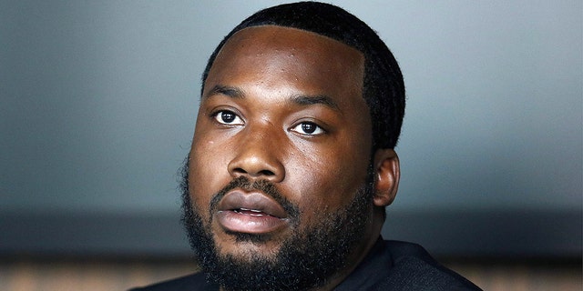Rapper Meek Mill was the victim of a backlash for a lyric who apparently poked fun at Kobe Bryant's death.