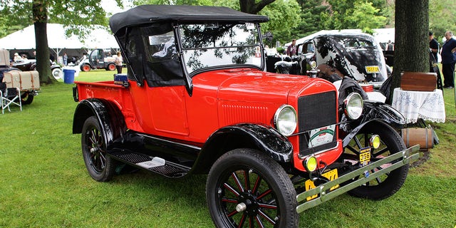 Canadian Man Has Been Driving Ford Model T Pickup For 70