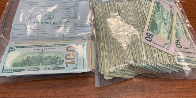 Westlake Legal Group money Good Samaritans in Georgia turn in cash picked up on highway after armored truck mishap, police say Paulina Dedaj fox-news/us/us-regions/southeast/georgia fox-news/good-news fox news fnc/us fnc cd18ee28-ca9d-579f-aa40-927547d17106 article