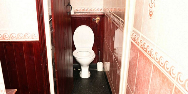 The ladies toilets at the Admiral Macbride pub at the Barbican in Plymouth, Devon where the Pilgrim fathers left for America. (Credit: SWNS)