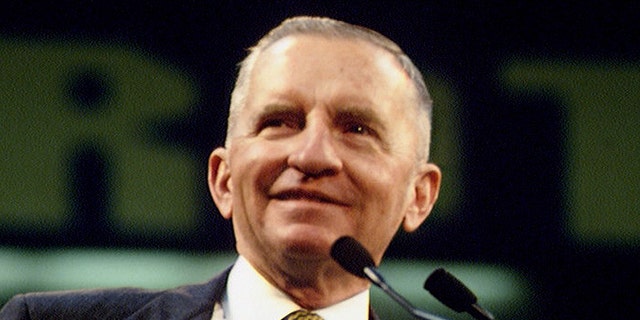 CANDIDATE ROSS PEROT'S LAST ELECTORAL MEETING (Photo by Robert Daemmrich Photography Inc/Sygma via Getty Images)
