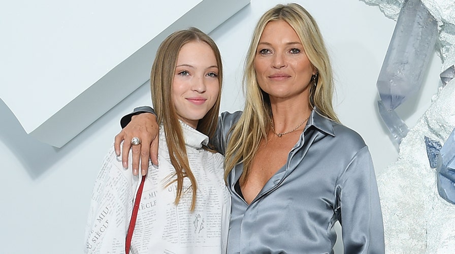 Kate Moss' daughter, Lila, walks her first runway at Paris Fashion Week ...