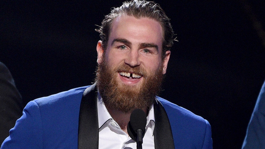 St. Louis Blues' Ryan O'Reilly stuns ESPYs crowd by removing front ...