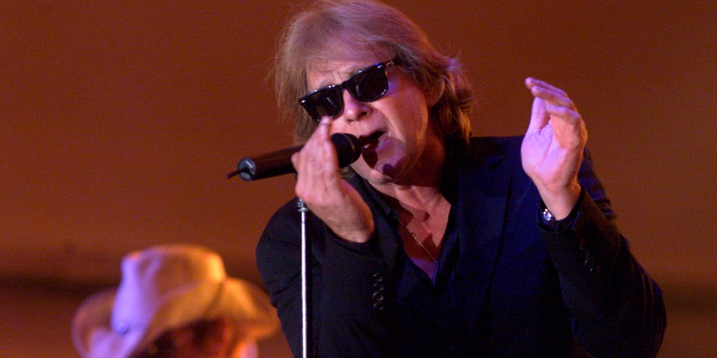 Singer Eddie Money reveals he has stage 4 esophageal cancer