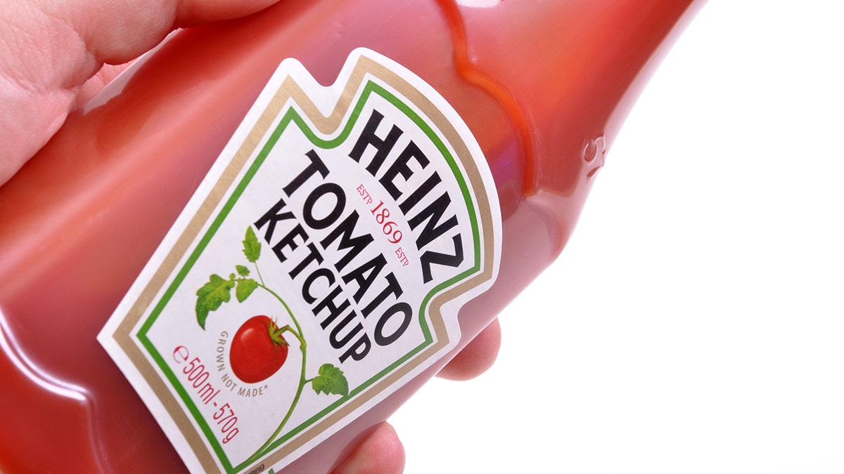 A woman who says she stole a bottle of Heinz ketchup from a New Jersey restaurant bought two new bottles for it after becoming wracked with guilt.