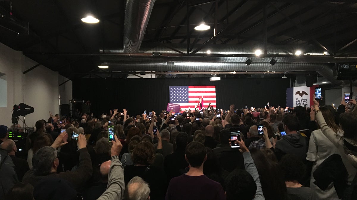 Sen. Elizabeth Warren, D-Mass., speaks before an Iowa crowd in January of 2019. (Peter Doocy/Fox News)