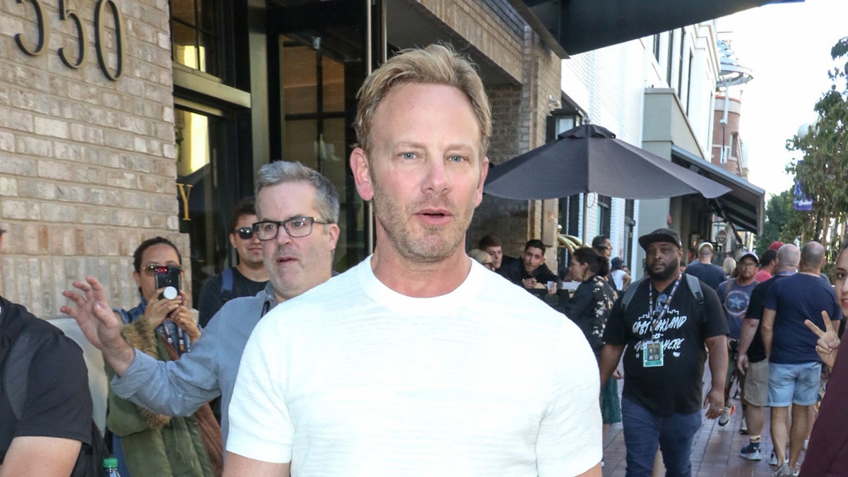 Ian Ziering outside