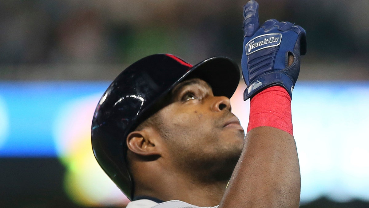 Indians' Yasiel Puig becomes American citizen during suspension