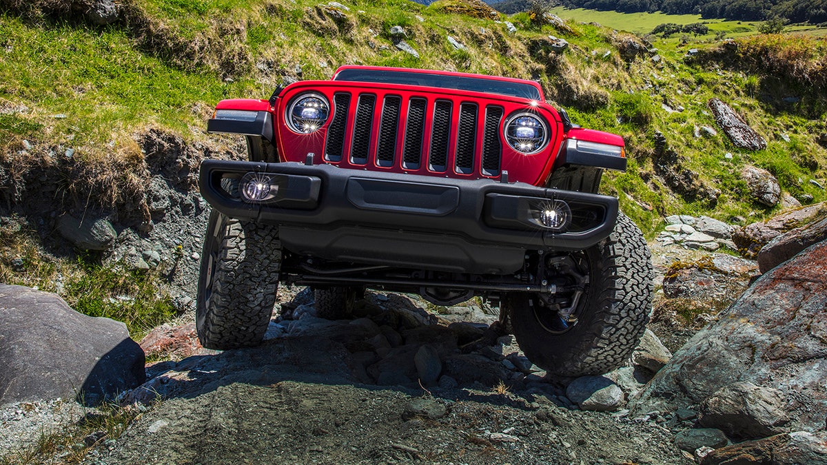 Cause of Jeep Wrangler 'death wobble' found, automaker says, promising free  fix | Fox News