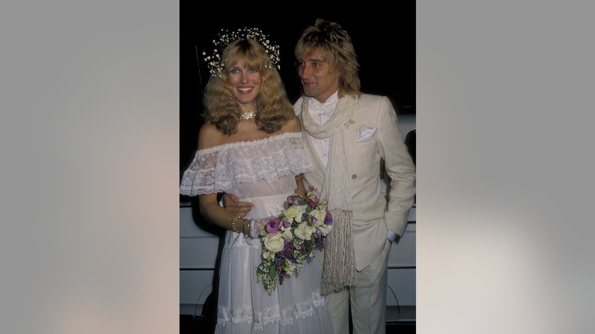 Alana Hamilton and Rod Stewart attend their wedding reception on April 6, 1979 at the L'Ermitage Restaurant in Beverly Hills, California. (Photo by Ron Galella, Ltd./Ron Galella Collection via Getty Images)