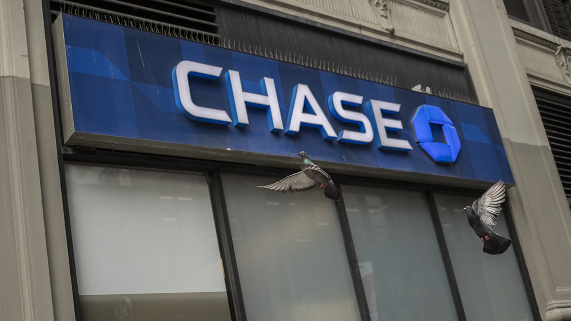 aug-11-chase-bank-erases-all-credit-card-debt-for-canadian-customers