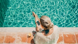 Americans lie about Wi-Fi, cell reception while on vacation, study shows