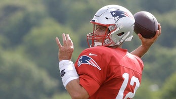 Tom Brady having hard time adjusting to new helmet: 'I don't really love that one that I'm in'