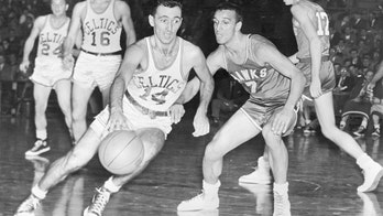 NBA legend Bob Cousy gets Medal of Freedom, and offers an assist to President Trump