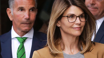 Lori Loughlin to plead not guilty in new college admissions scandal charges
