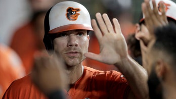 Baltimore Orioles' Chris Davis needs to be held back in dugout spat with manager Brandon Hyde