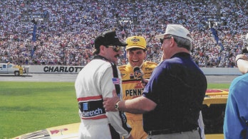 Michael Waltrip's 'Blink of an Eye' is the untold story of day Dale Earnhardt Sr. died