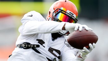 Cleveland Browns' Odell Beckham Jr surprises fans by autographing license plate