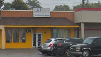 Tennessee restaurant owners caught washing kitchen supplies in lake: 'This isn’t the first time'