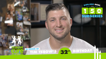 Tim Tebow celebrates birthday by helping children in the Philippines