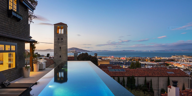 "Residence 950 seamlessly integrates stunning sophisticated interior spaces into beautifully sunlit verdant gardens — with the dazzling panorama of the magical City-By-The-Bay as a spectacular backdrop," the listing says.