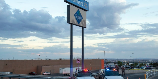 El Paso shooting Walmart employee helped up to 100 escape, says he was 'trained the customers come first' 2 Texas state police cars block the access to the Walmart store in the aftermath of a mass shooting in El Paso, Texas, Saturday, Aug. 3, 2019.