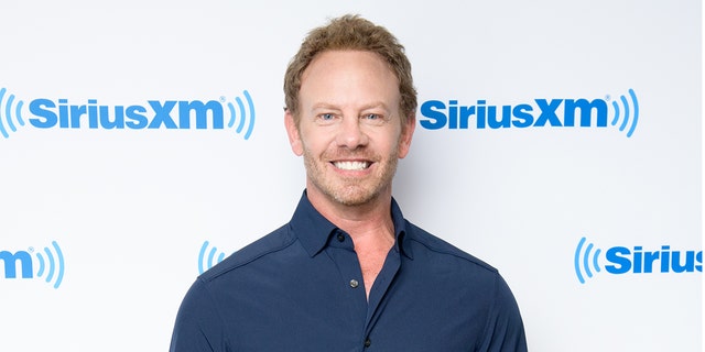 Ian Ziering visita SiriusXM Morning Mash Up no SiriusXM Studios em 16 de agosto de 2018 na cidade de Nova York. (Foto de Noam Galai/Getty Images)