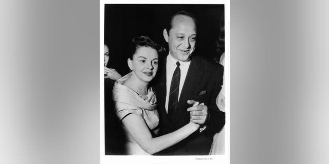 Judy Garland and Sidney Luft, circa 1952. (Photo by Getty Images)