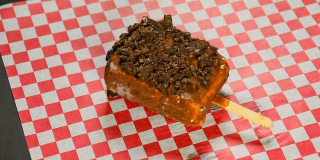 The Cookies and Cream Wonder Bar, from the Wonder Bar, took home the Best New Deal award. The treat is made with cookies and cream ice cream, dipped in chocolate and covered in Oreo pieces.