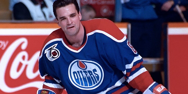 Joe Murphy #8 of the Edmonton Oilers skates in warmup prior to a game against the Toronto Maple Leafs on December 18, 1991 at Maple Leaf Gardens in Toronto, Ontario, Canada. (Photo by Graig Abel/Getty Images)