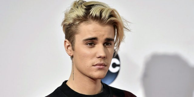 Justin Bieber no longer carries a cell phone in order to limit how many people contact him.