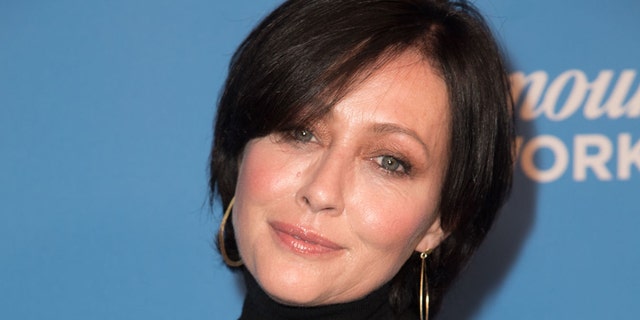 A atriz Shannen Doherty participa da festa de lançamento da Paramount Network na Sunset Tower em 18 de janeiro de 2018 em Los Angeles, Califórnia. (Foto de Earl Gibson III/Getty Images)